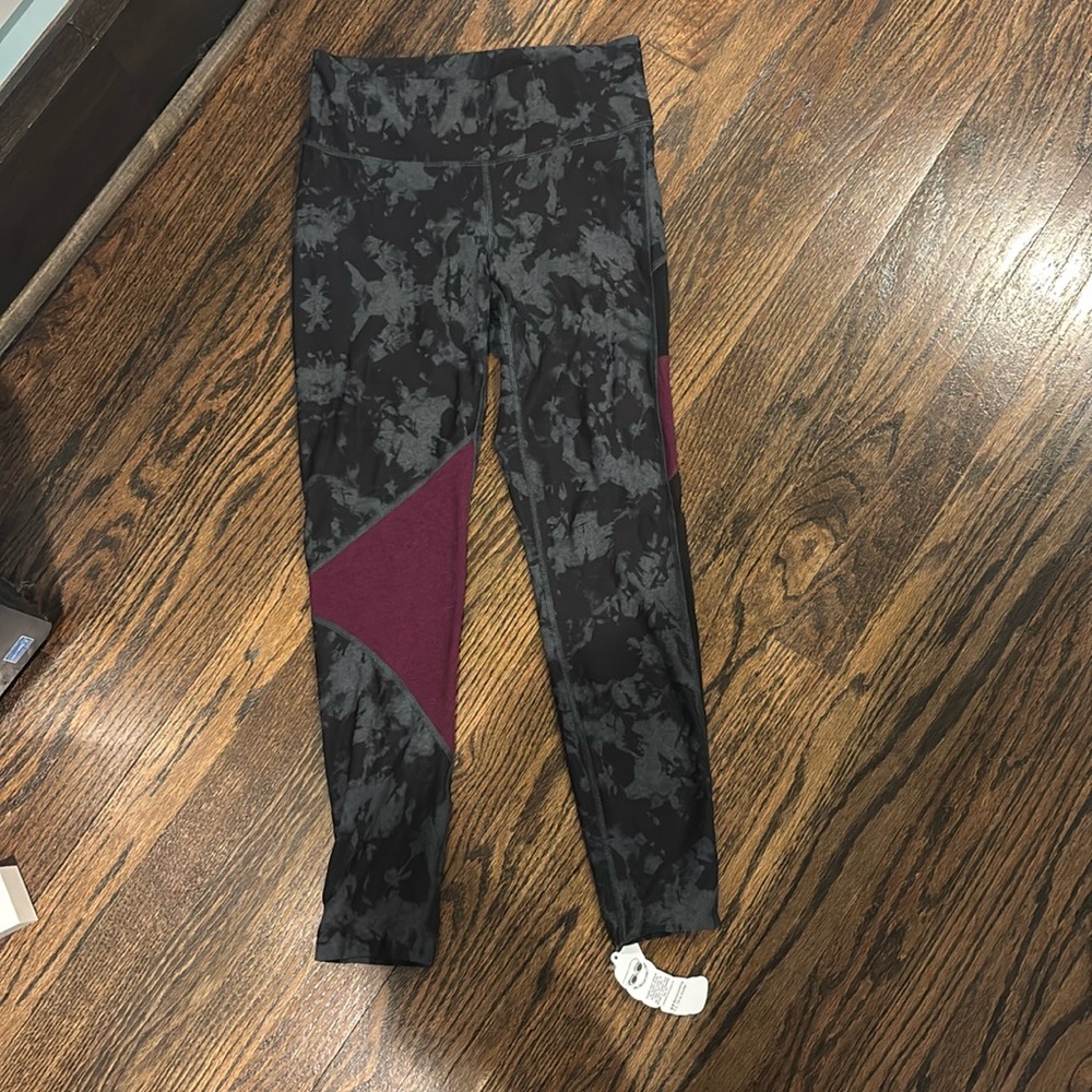 NWT Jolyn cropped leggings size medium